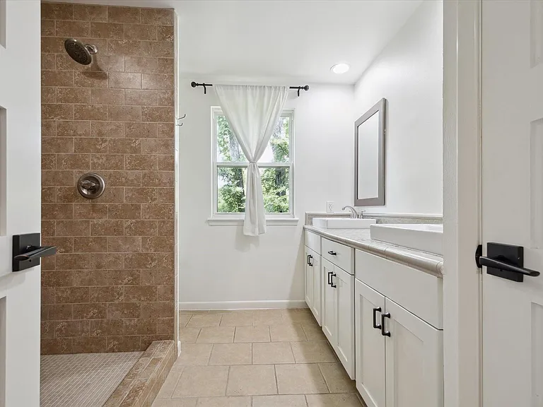7922 Woodway Dr — Photo 20