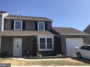 10 Cherry Grove Ln, Sicklerville, NJ 08081