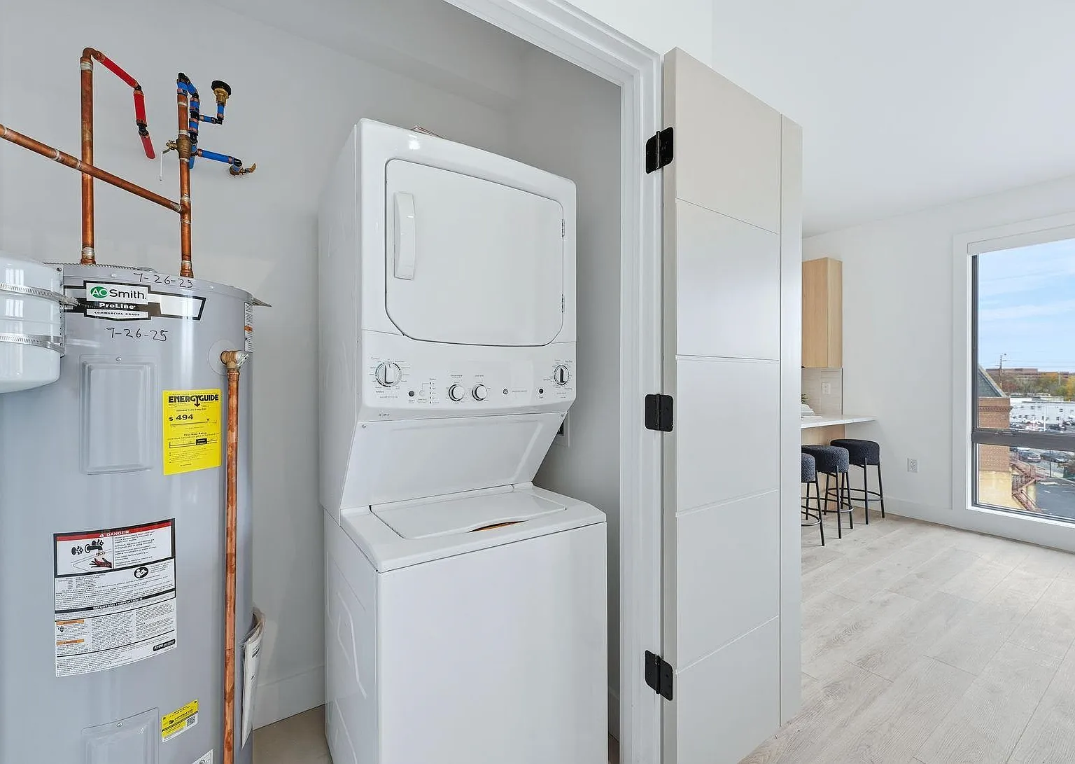 1 bed, 1.0 bath, $2,985 — Photo 3
