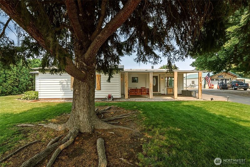 5th image of 224 Russet Road