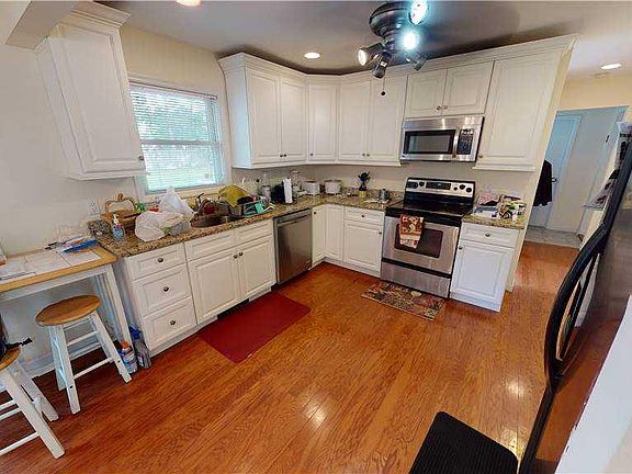 4th image of 7 Whitney Ln