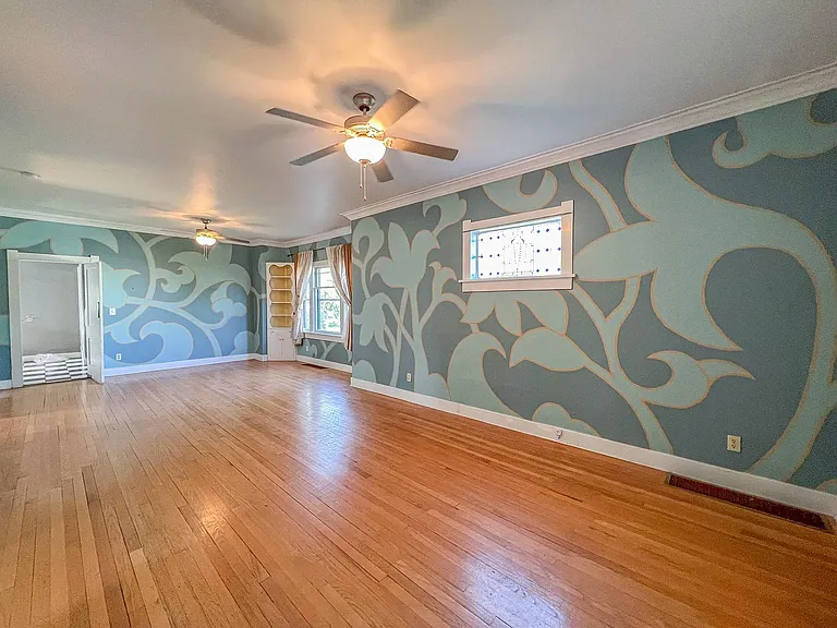 709 E 5th St #BUNGALOW — Photo 6