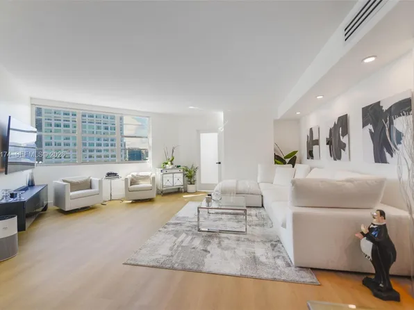 801 Brickell Bay Dr, Miami, FL