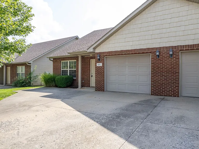 601-603 Glenstone Dr. — Photo 3