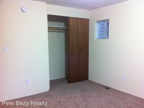 4th image of 926 N Tower Ave