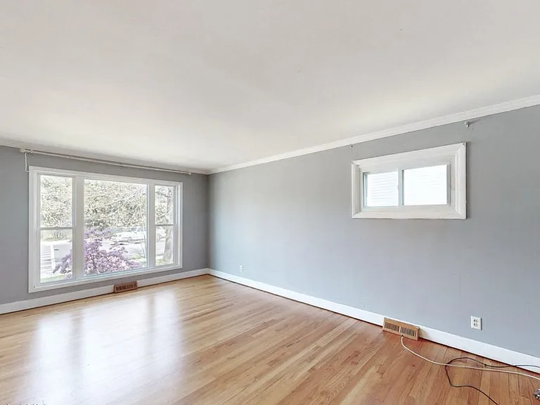 New Scotland Ave — Photo 2