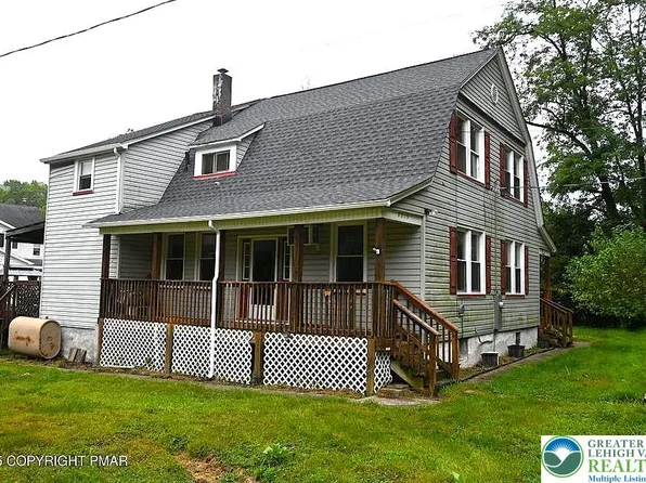 2215 Pennsylvania Ave, Bangor, PA 18013