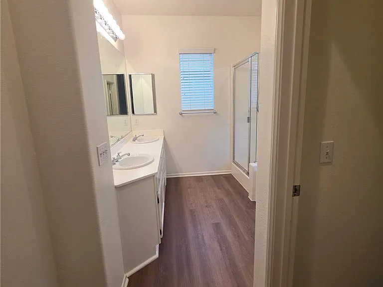 36168 Leeds St — Photo 11