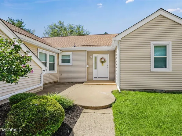 117 Lowens Strasse #A, Freehold, NJ 07728