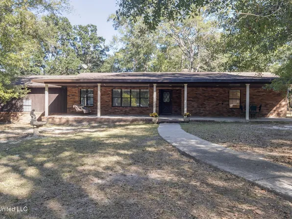12656 Wolf River Rd, Gulfport, MS 39503