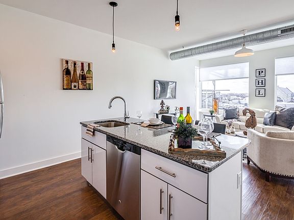 3rd image of 2617-19 W Girard Ave #5-A