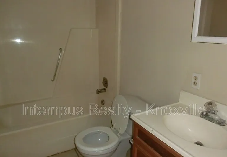 5611 Lon Roberts Dr #6 — Photo 5