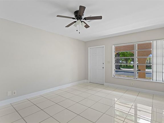5th image of 697 Ipswich Street