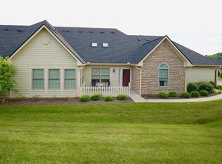 1440 Meadow Way Dr, Lancaster, OH 43130