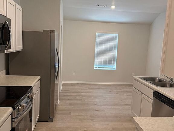 4th image of 1496 Meadows Dr