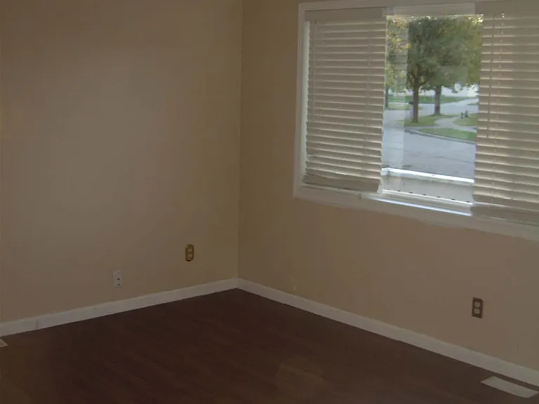 3401 Brae Burn Living Room_12222016