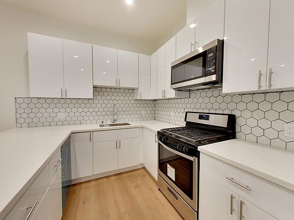 5th image of 1260 Vallejo St #1264A
