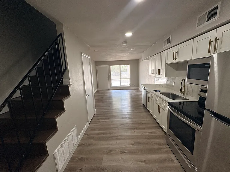2301 Scott St #12 — Photo 7