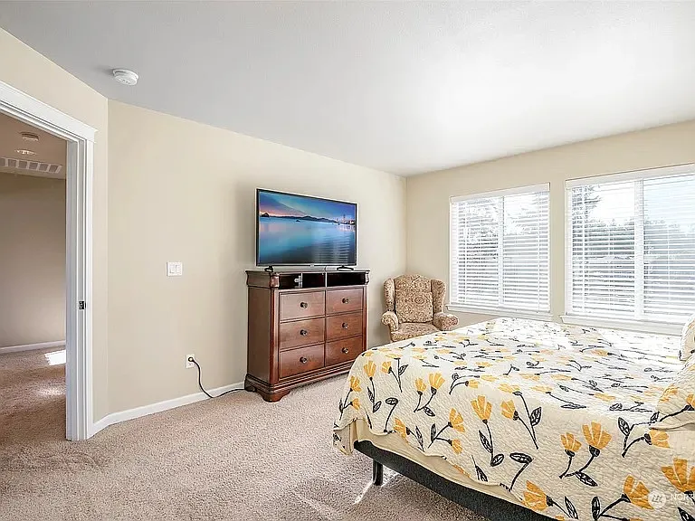 4210 Dudley Dr NE — Photo 29