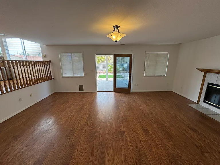8316 Gillette St — Photo 9