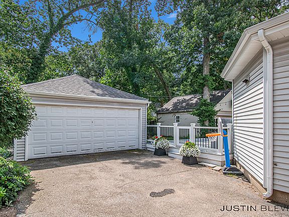 4th image of 540 Mulford Dr SE