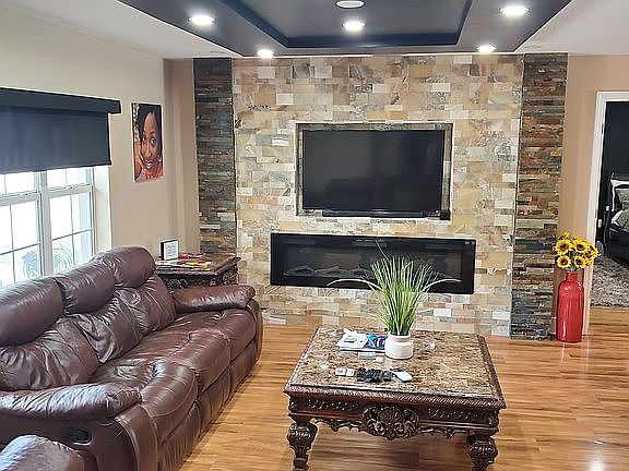 3rd image of 1005 SE 38th Ave
