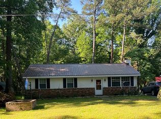 52 Boxwood Dr, Hartfield, VA 23071
