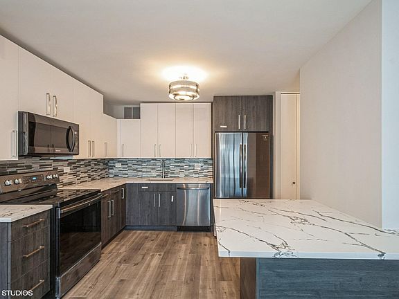 3rd image of 211 E Ohio St APT 2309