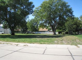 1213 Tilden St, Holdrege, NE 68949