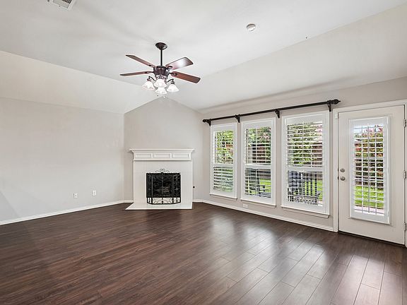 4th image of 5212 Crossvine Ln