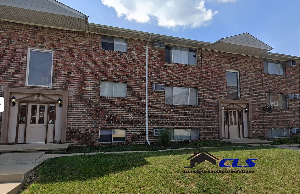 1st image of 1302 W Sycamore St #14