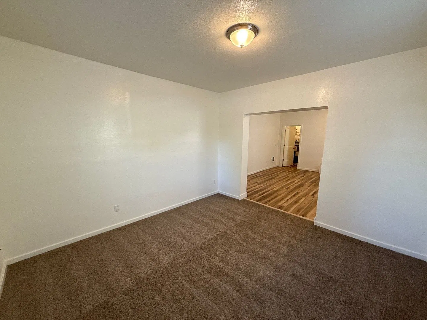 1 bed, 1.0 bath, 690 sqft, $1,145 — Photo 4