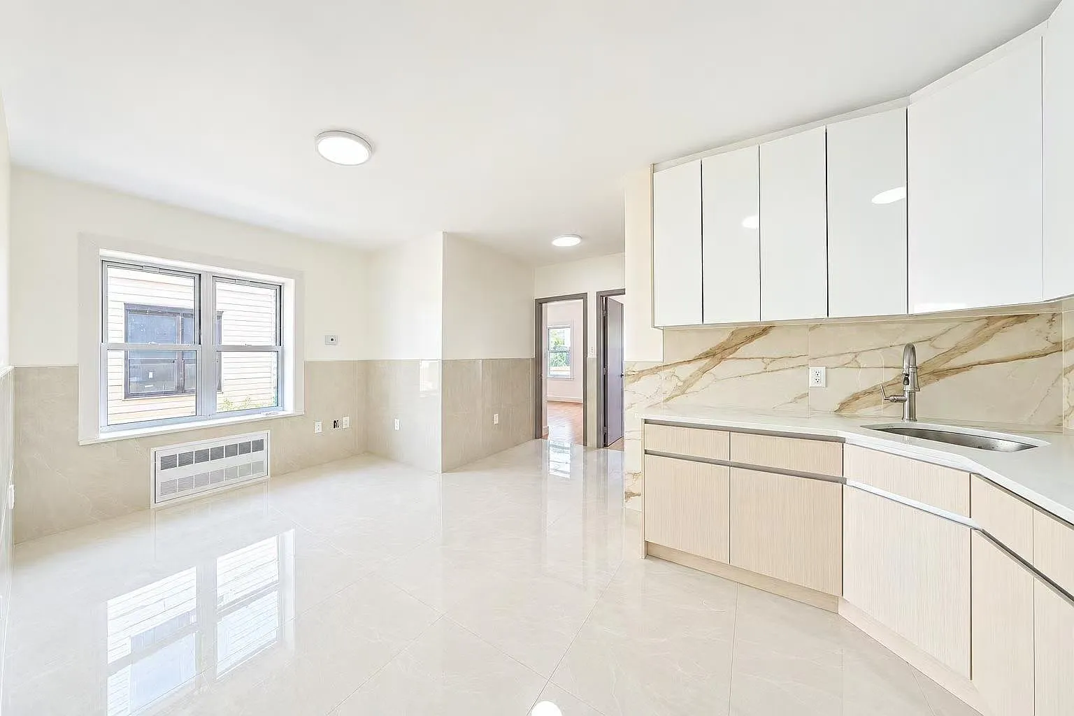 3 bed, 900 sqft, $3,500 — Photo 3