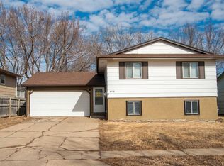 5116 E 16th St, Sioux Falls, SD 57110