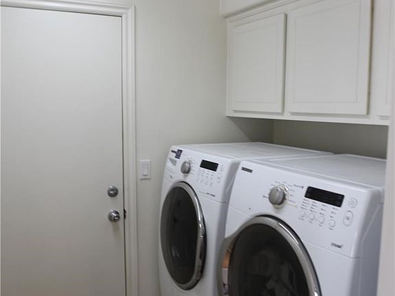 3rd image of 29814 Old Manor Ct