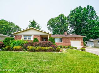 9012 Wooddale Dr, Louisville, KY 40272