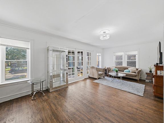 3rd image of 5432 W Potomac Ave