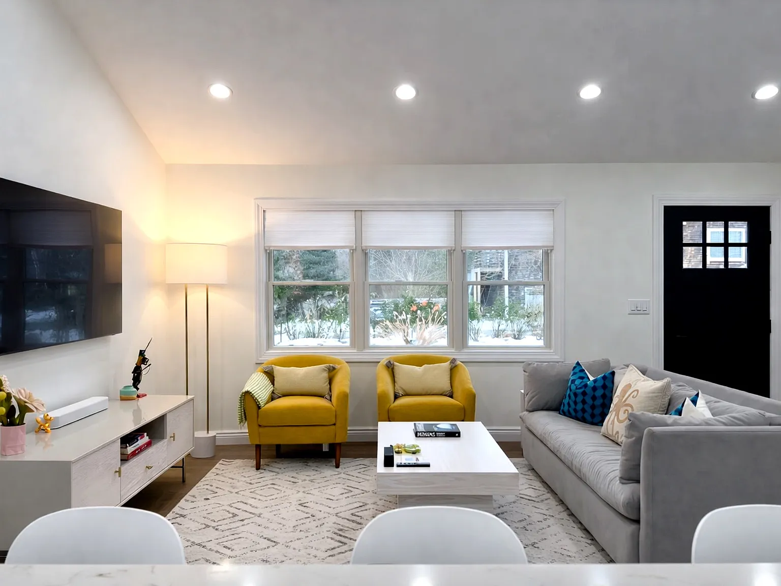 Renovated Springs Cottage Near Bay Beaches and Waterfront Dining — Photo 3