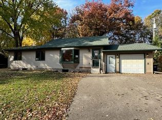 29450 Kings Bluff Rd, Chisago City, MN 55013