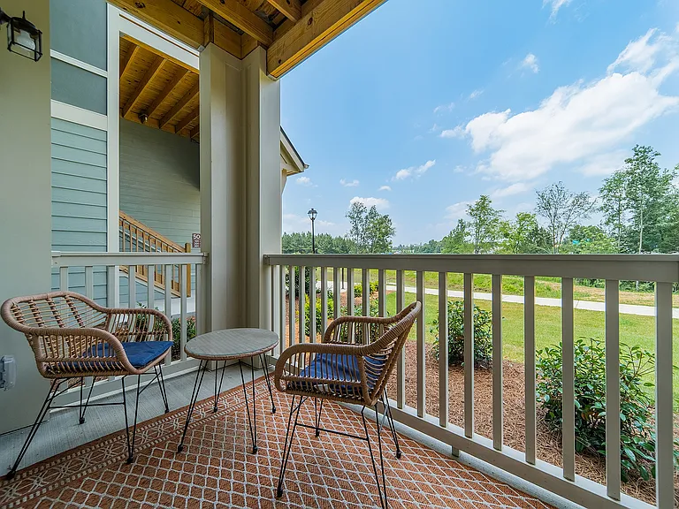 HighlandRidge_2021_Patio_01