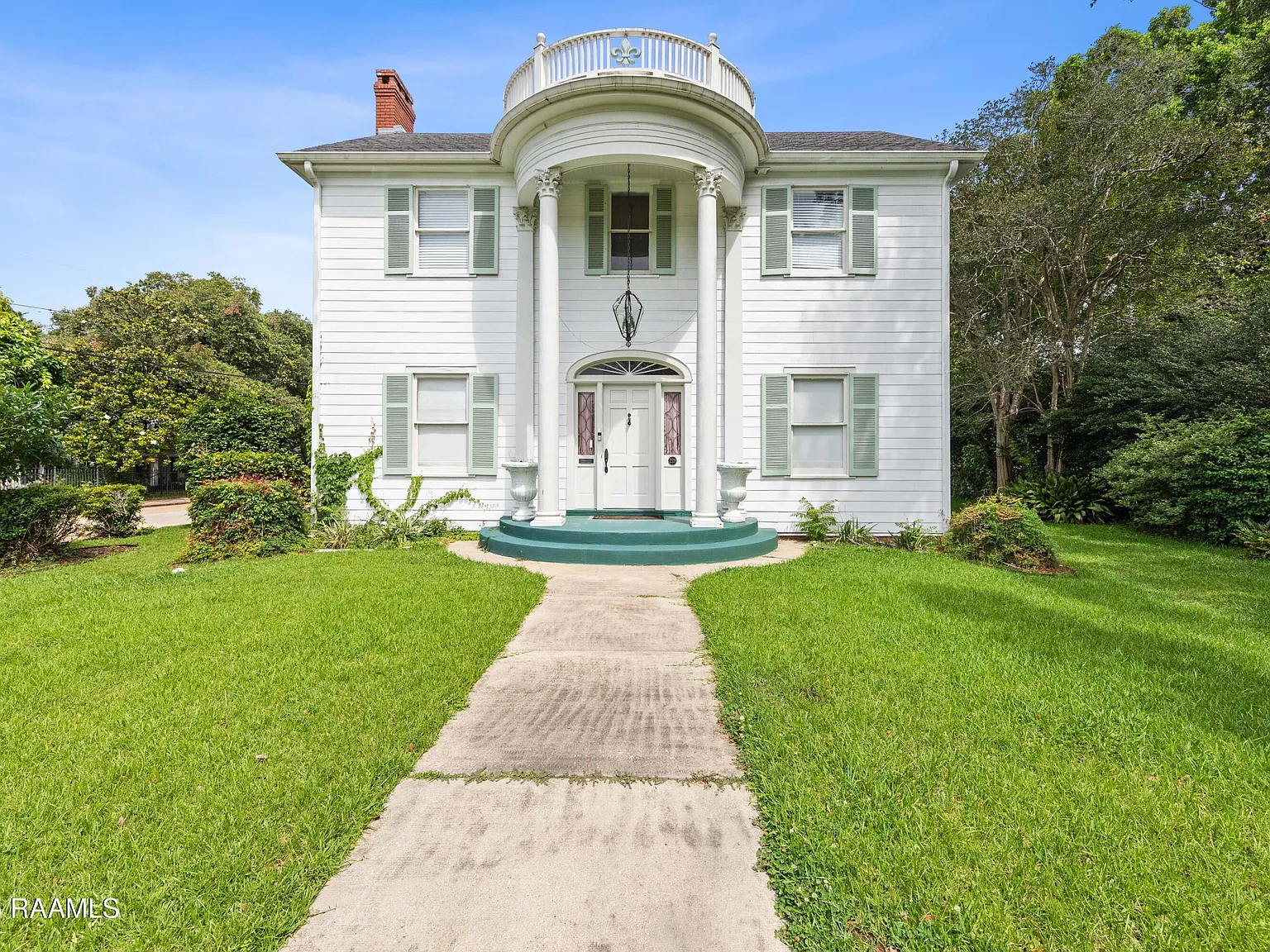 3 bed, 1.5 bath, 1796 sqft, $2,300 — Photo 1