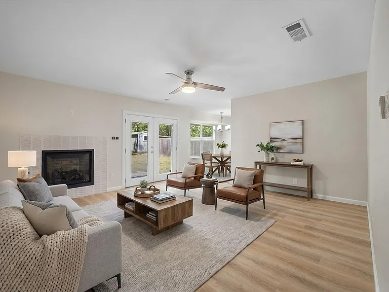 1100 Red Cliff Dr — Photo 1