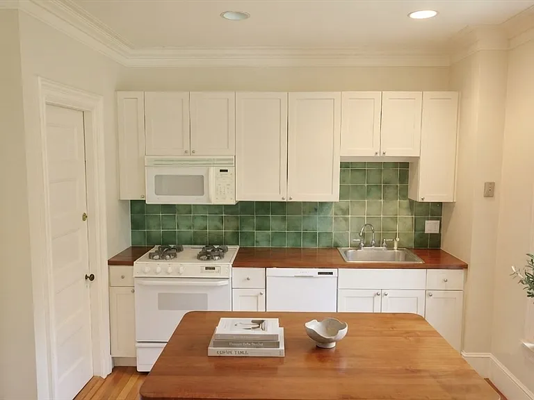 1514 Beacon St #36 — Photo 5