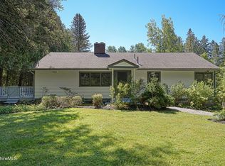 59 Hawthorne St, Stockbridge, MA 01262