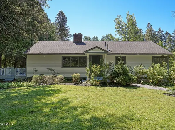 59 Hawthorne St, Stockbridge, MA 01262