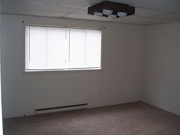 5th image of 819 S 18th Pl