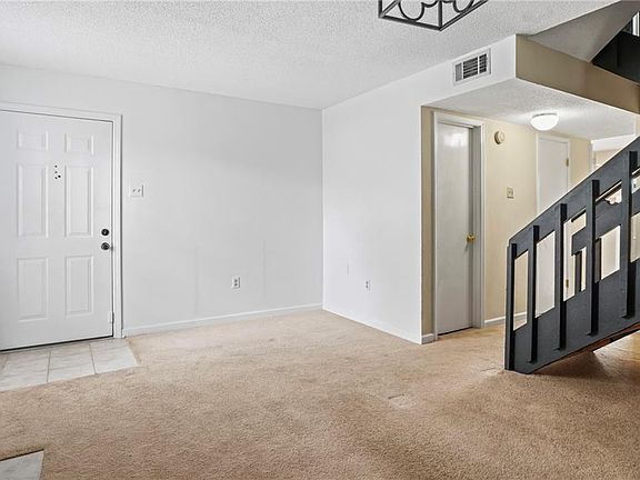 4th image of 535 Cedarwood Dr #535