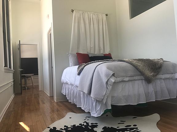 4th image of 2509 Duncan St APT 212