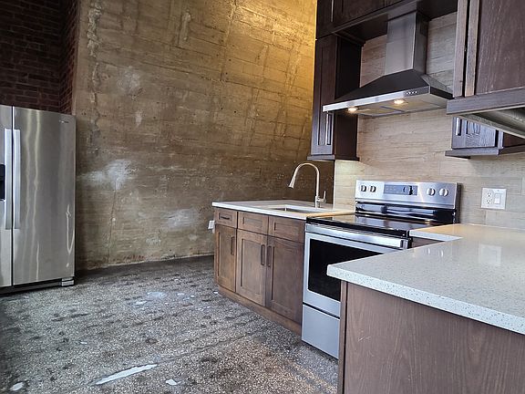 4th image of 225 McWhorter St #401