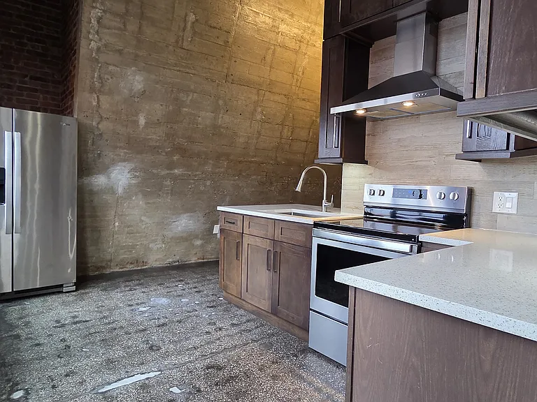 225 McWhorter St #401 — Photo 4